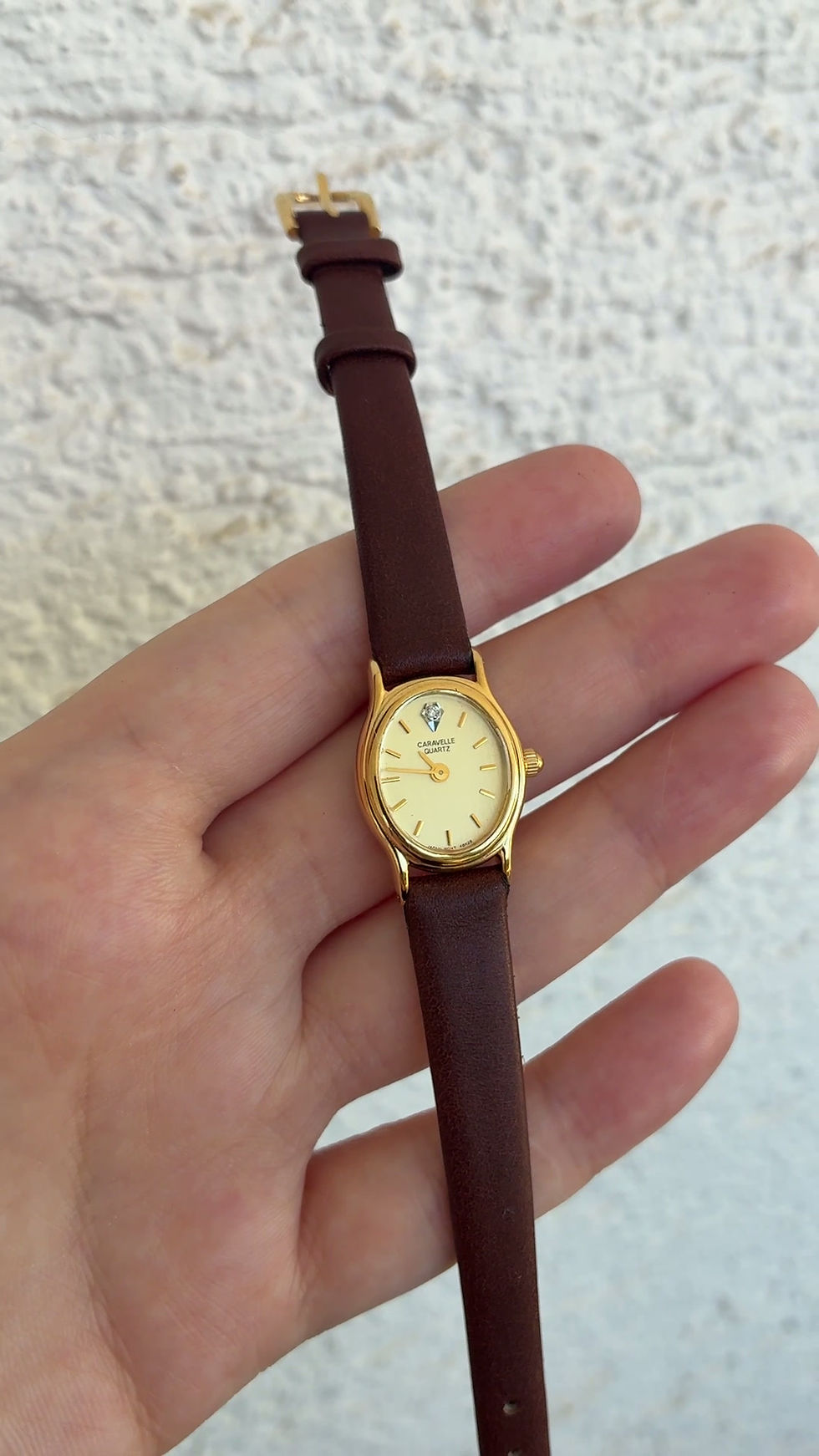 Küçük resim: Caravelle Taş Detaylı Altın Tonlu Vintage Saat
