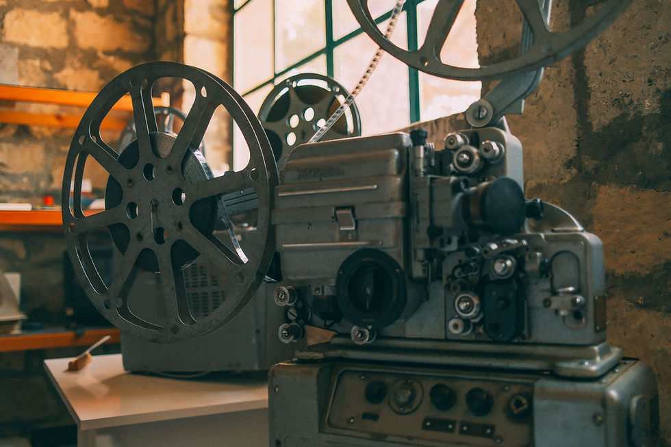 O Analog vs. Digital: Uma Decisão Estratégica na Produção Audiovisual