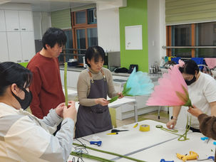 꽃마리 프로젝트 수업 - 자이언트플라워와 함께 하는 졸업식장 꾸미기