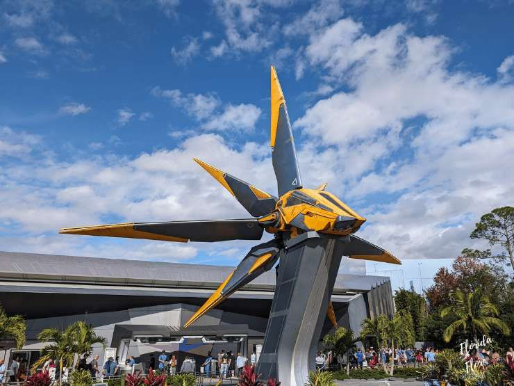 Entrada da atração Guardians of the Galaxy Cosmic Rewind no EPCOT no Walt Disney World no roteiro do Epcot