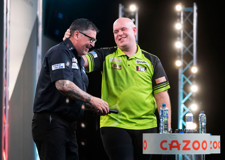 World's top five advance, four former champions eliminated on Day One