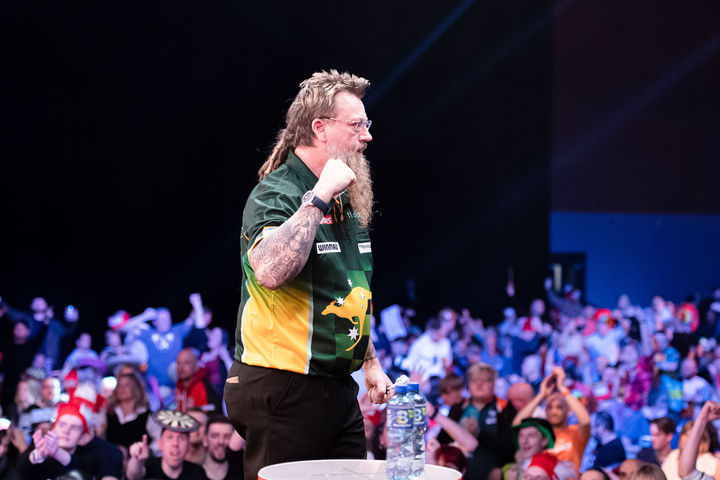 Van den Bergh & Whitlock shine on Ladbrokes Masters Day One