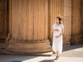 Kaori's Maternity Session in the Palace of Fine Arts