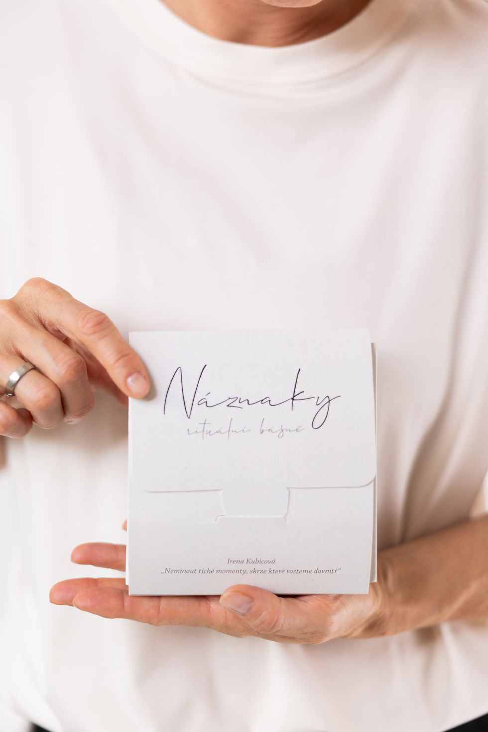 Miniatura: Náznaky  -  rituální básně | Irena Kubicová