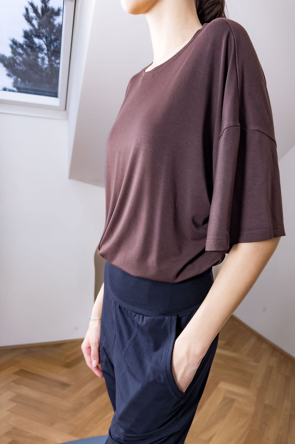 Miniatura: Tričko oversize Simple v moderním širokém střihu v barvě Choco Cherry
