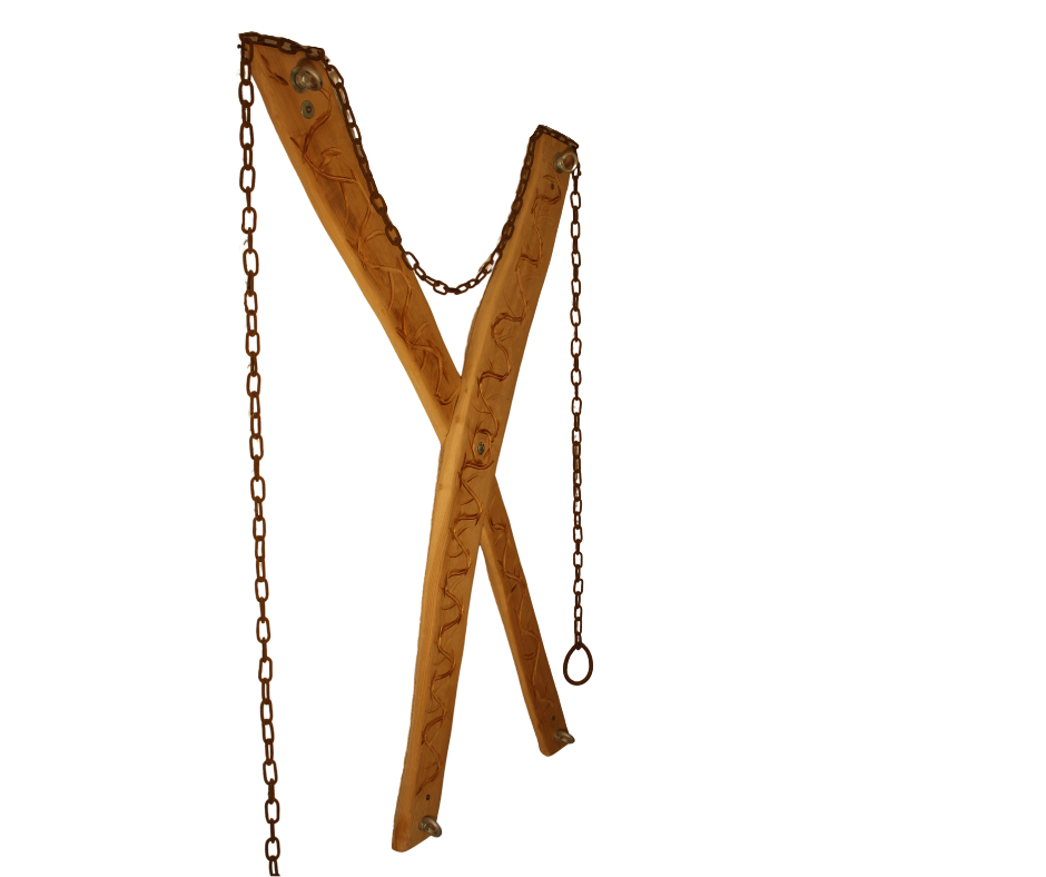 Miniature : Massives, strapazierfähiges Holzandreaskreuz, das sowohl Stärke als auch Komfort für BDSM-Praktiken bietet.