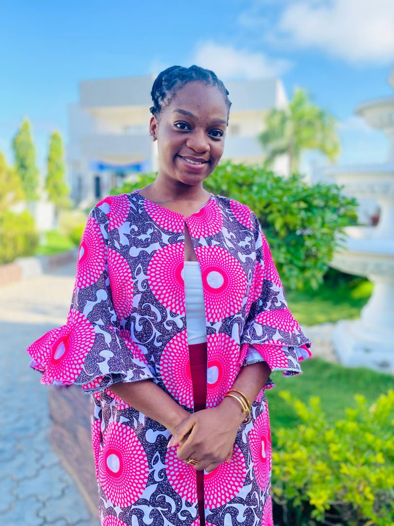 En communication, le port du sourire est Obligatoire  @divinekitio