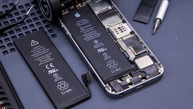 Thay pin iPhone 12