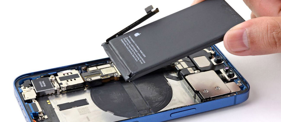 Thay pin iPhone 13