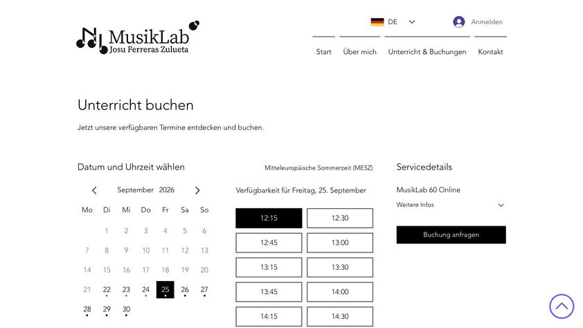 Buchungsansicht mit Kalender, freien Uhrzeiten und Details der 60-minütigen Online-Stunde.