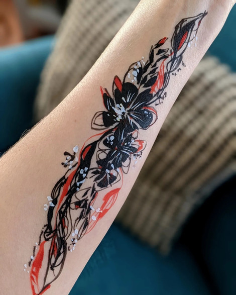 Red/Black/White Floral
(utilizing techniques taught by Monique Lily)