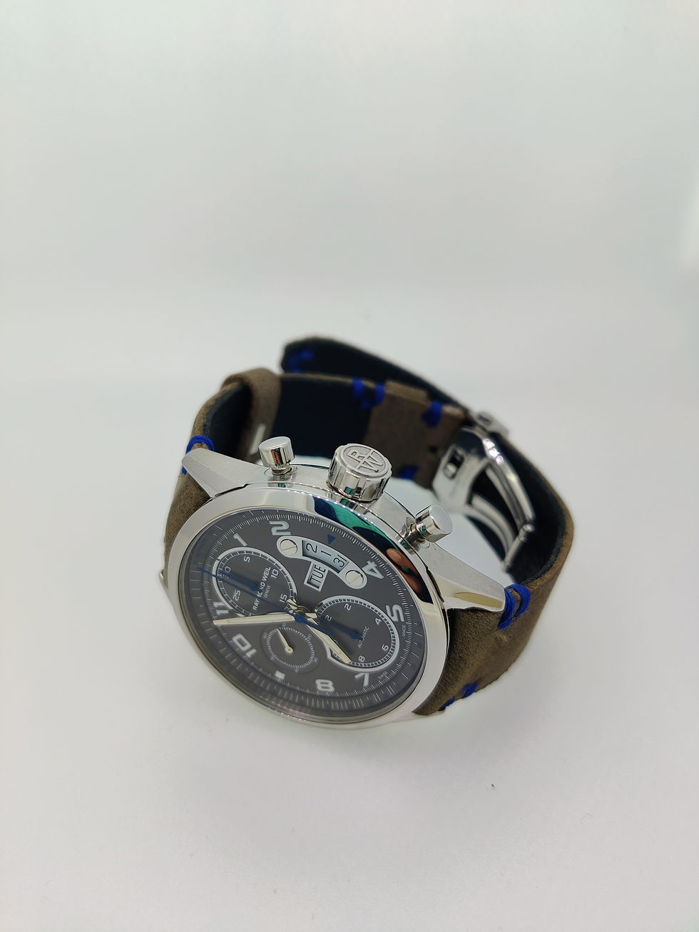 Thumbnail: Raymond Weil