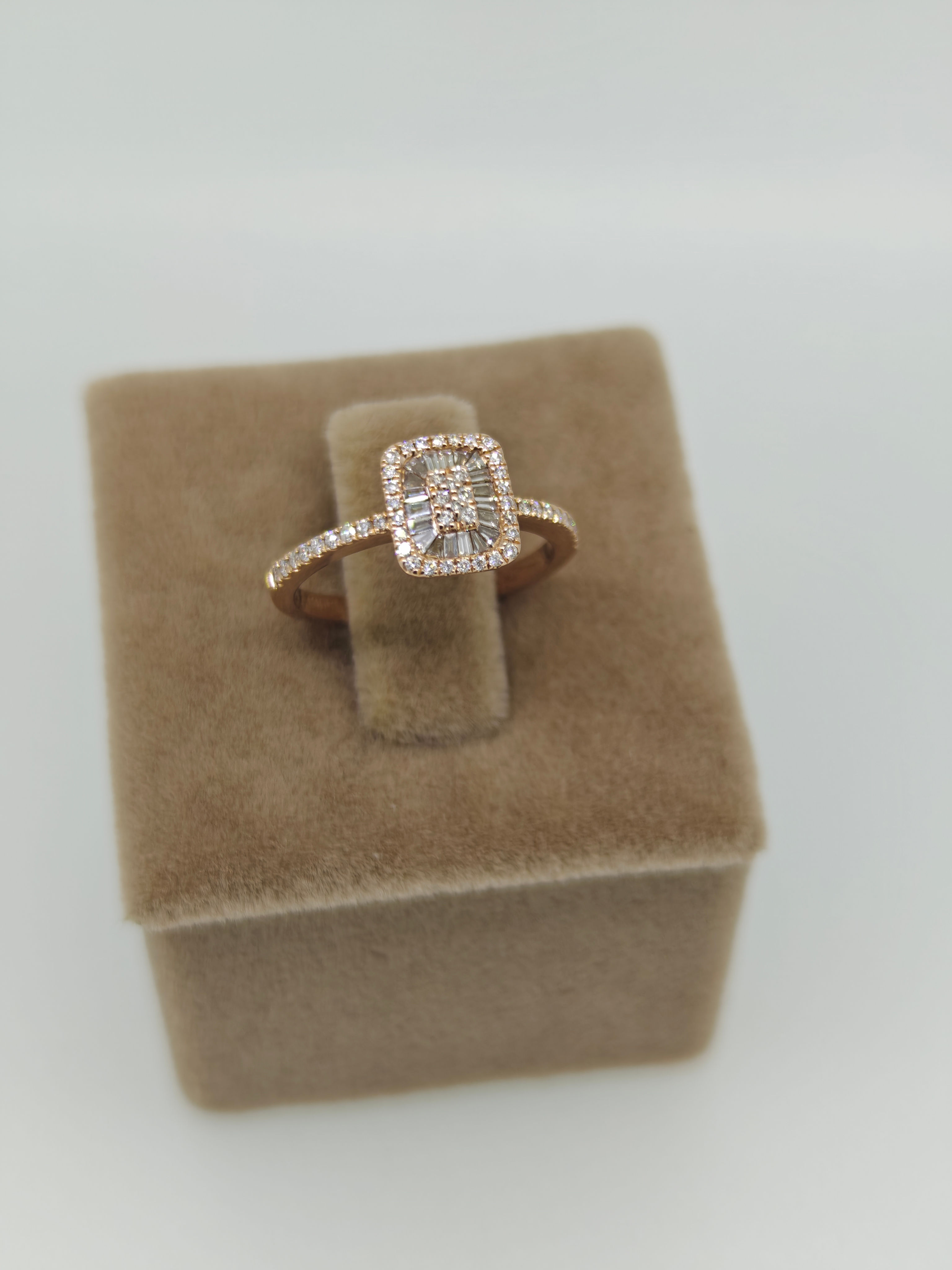 Inel Teilor aur roz  diamante naturale 