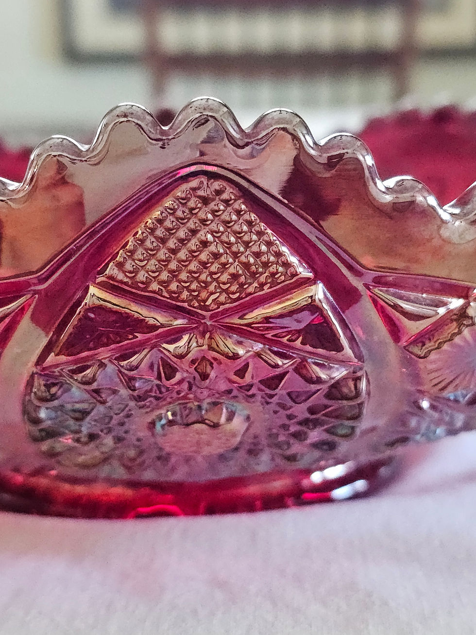 Miniatura: Vintage Imperial Carnival Glass Bowl | Red Iridescent Art Glass
