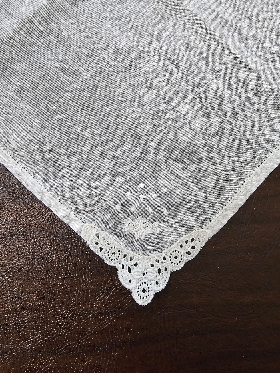 Miniatura: Vintage Bride's Hanky – White or Ivory-Choose Your Favorite