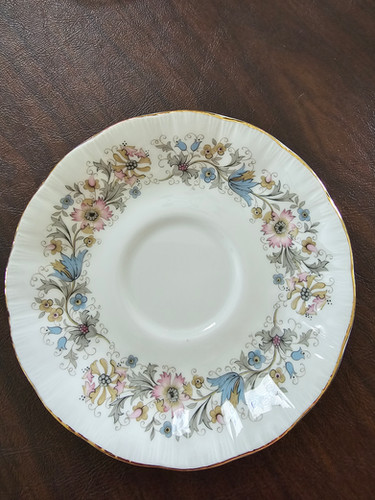 Paragon Meadowvale Tea Trio — By Appointment to Her Majesty The
