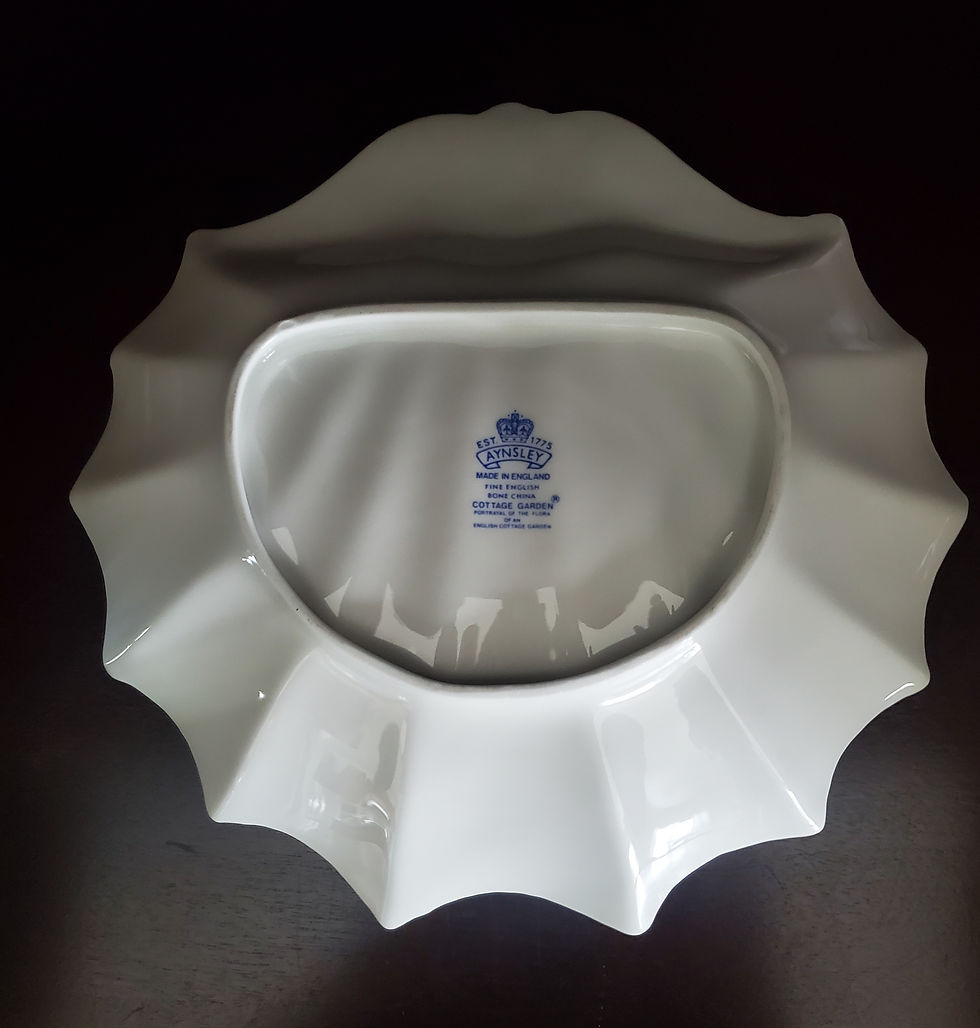 Miniatura: Vintage Aynsley "Cottage Garden" Bone China Shell & Embossed Dish