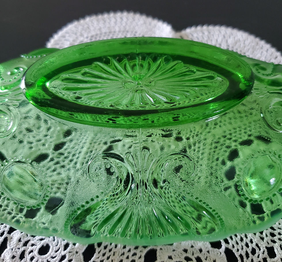 Miniature : Vintage Jefferson Glass-Jewel & Fan Footed Banana Boat Green Dish