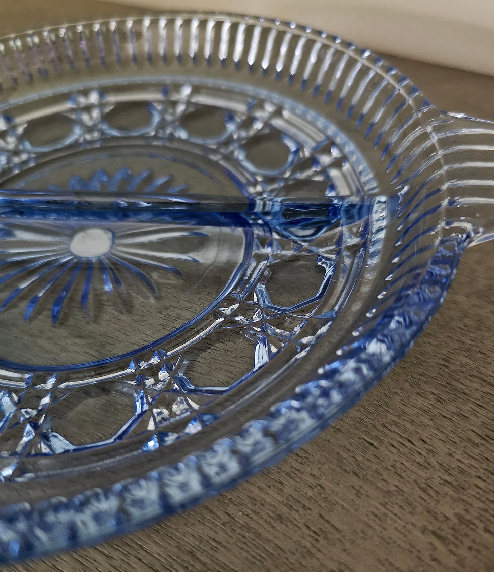 Miniaturbild: Vintage Indiana Glass "Windsor" Blue Divided Relish/Candy Dish