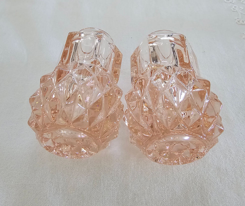 Miniatura: Vintage Indiana Glass Diamond Point Pink Salt & Pepper Shakers Set