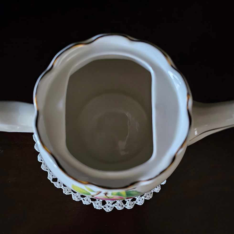 Miniatura: Vintage Windsor Teapot Made in England " Apples" Design with Gold Trim