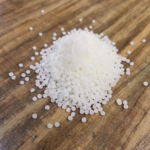 Beeswax White pastilles Green Iguana Bath