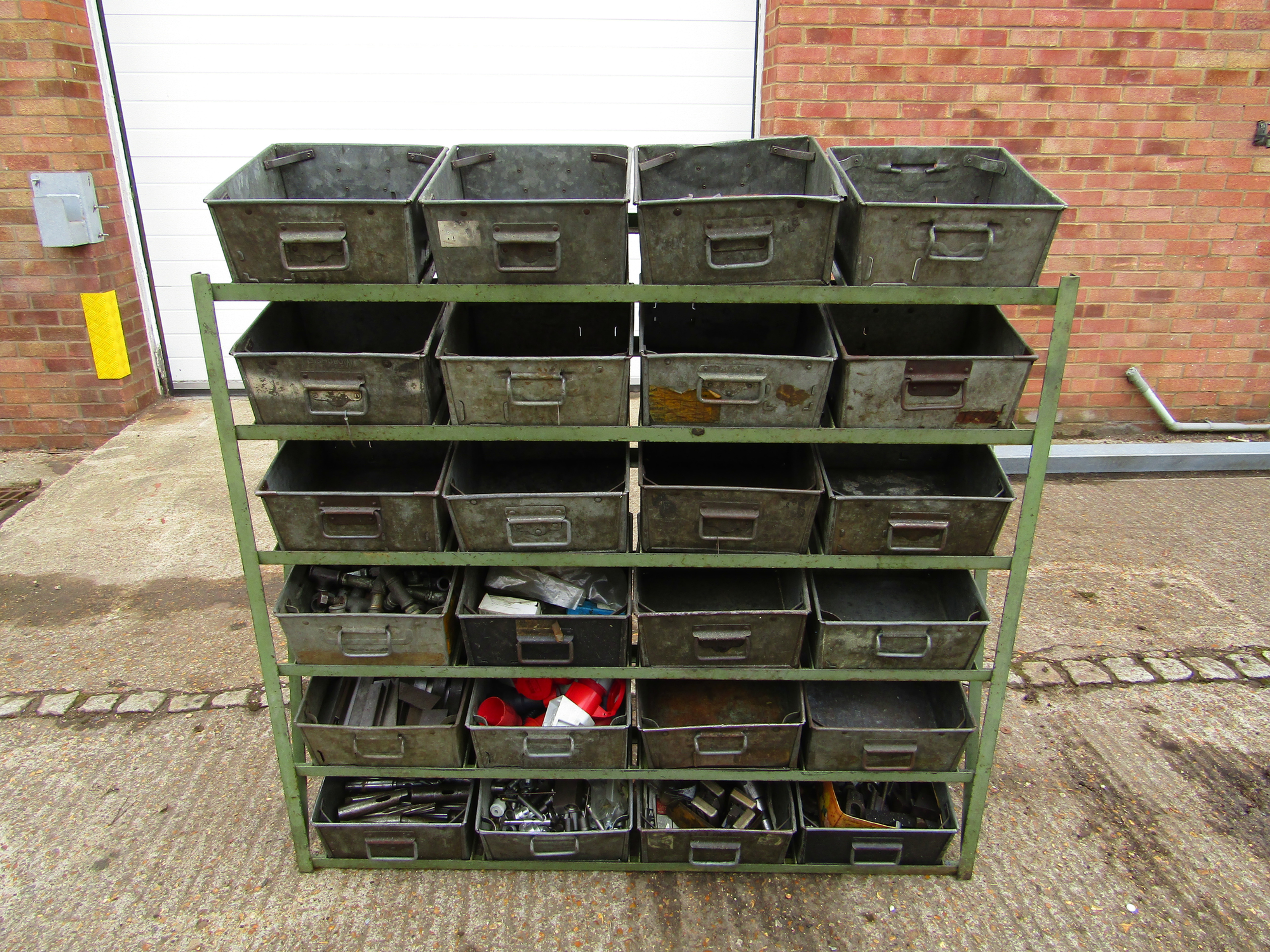Tote Tin Rack