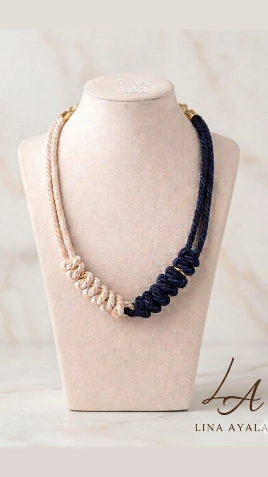 Collar lazo entorchado bicolor azul marfil