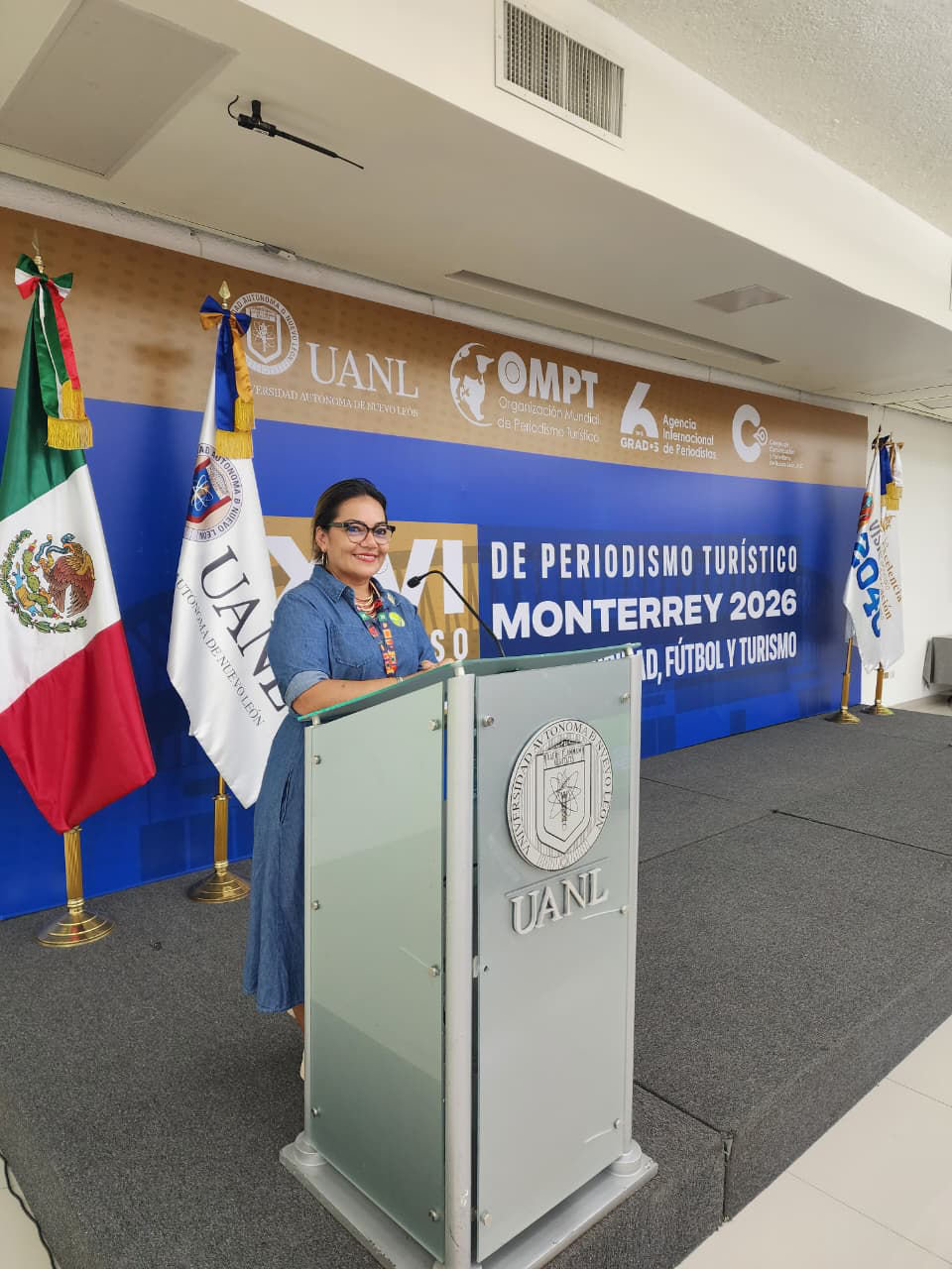 La Marea Roja impulsa el turismo deportivo panameño en el Congreso de Periodismo Turístico de la UANL