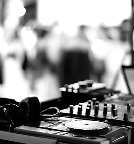 DJ Mixer B&W