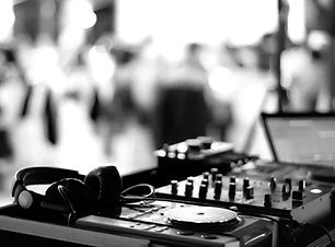 DJ Mixer B&W