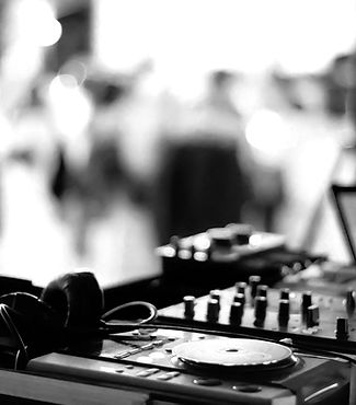 DJ Mixer B&W