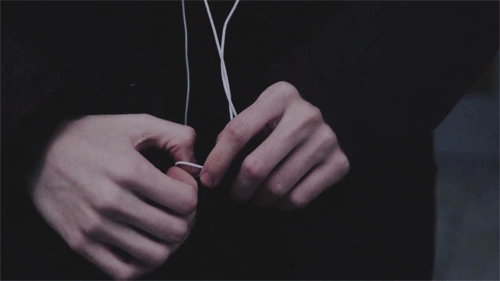 faceless earbuds.gif