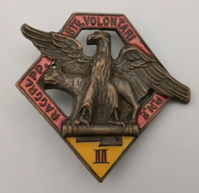 Thumbnail: GG.FF. DISTINTIVO BATTAGLIONE GIOVANI FASCISTI GIL II° RAGGRUPPAMENTO VOLONTARI PNF AOI