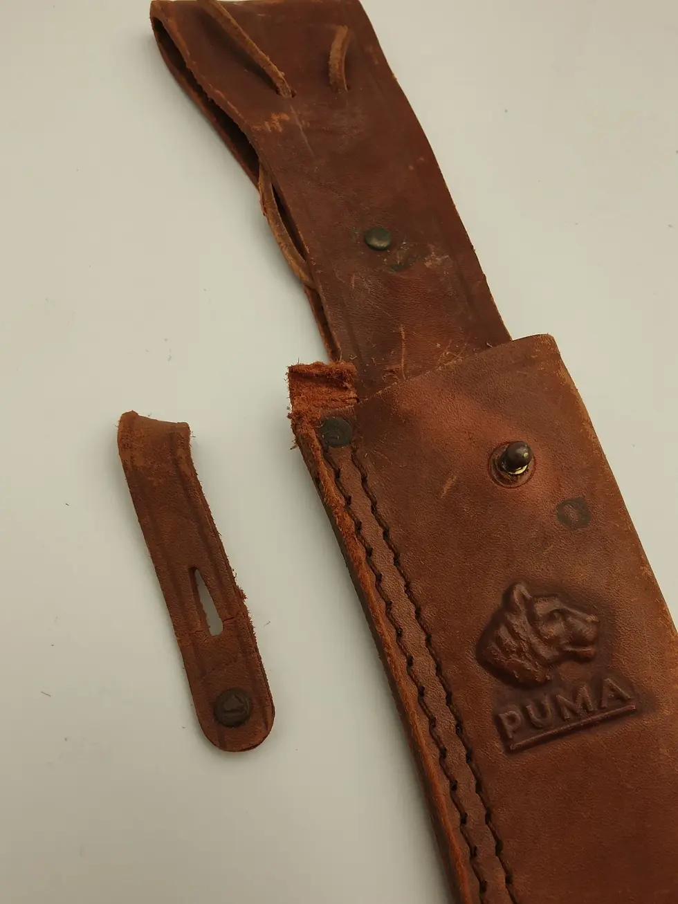 Miniatura: Coltello da caccia Puma 6377 del 1971 con impugnatura in cervo e fodero in pelle