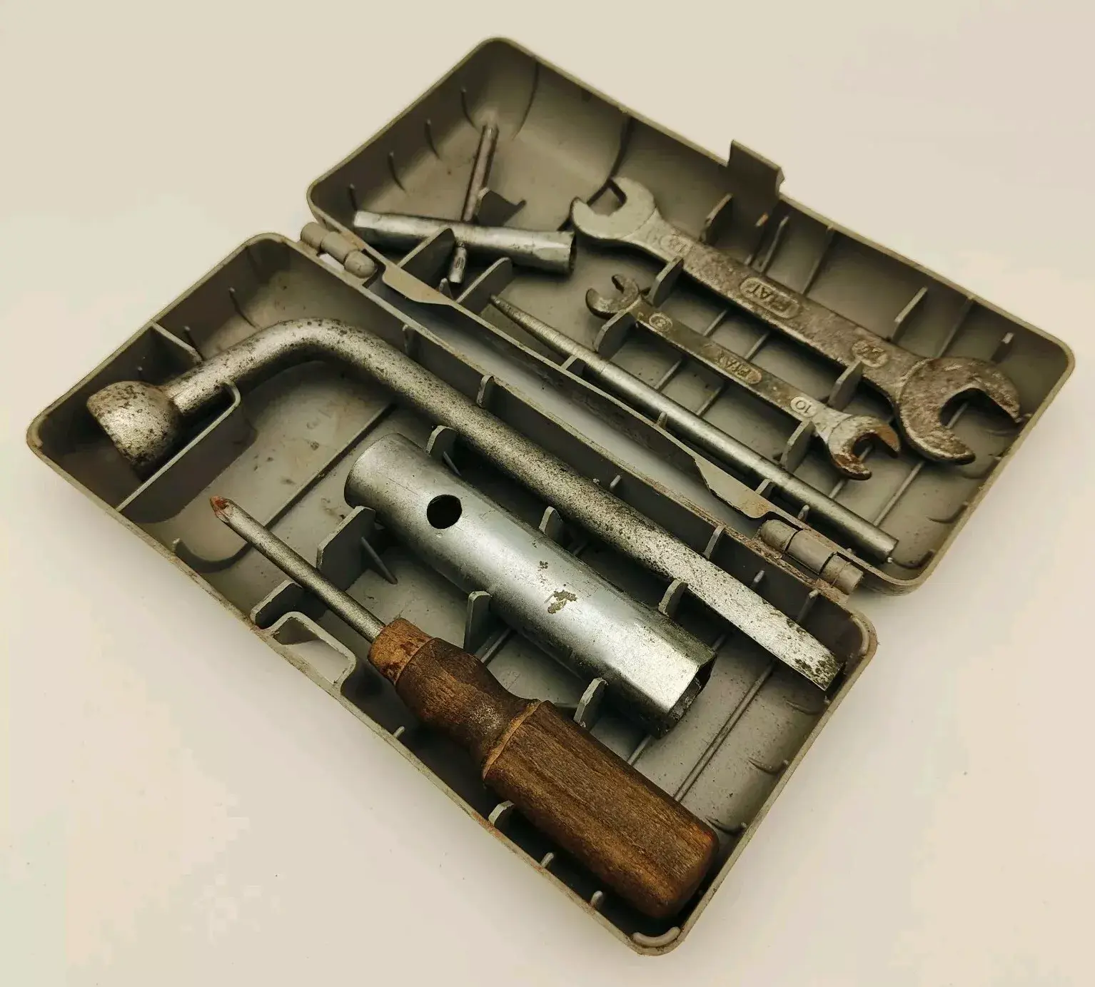 Autentico Tool kit box Fiat 500 600 850 124 127 128 Coupé Sport Spider 131 1100