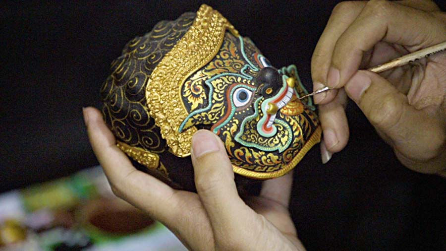 Thumbnail: Khon Mask Painting