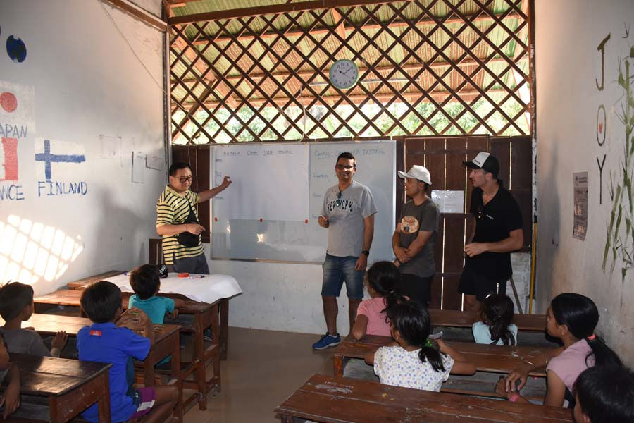 Thumbnail: Classroom teaching a CSR activity