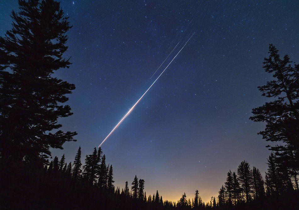bright north star light in sky_edited.jpg