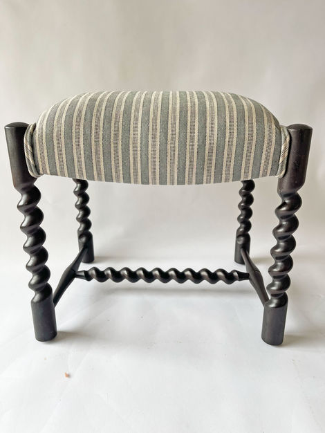 Chairloom-MM-ottoman-after-3