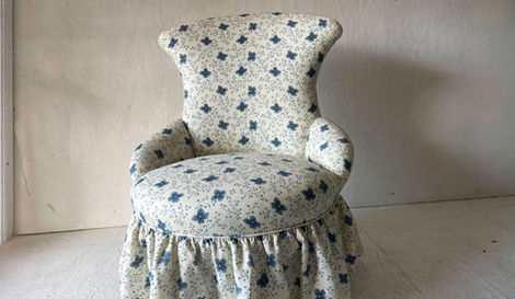 Antique accent chair