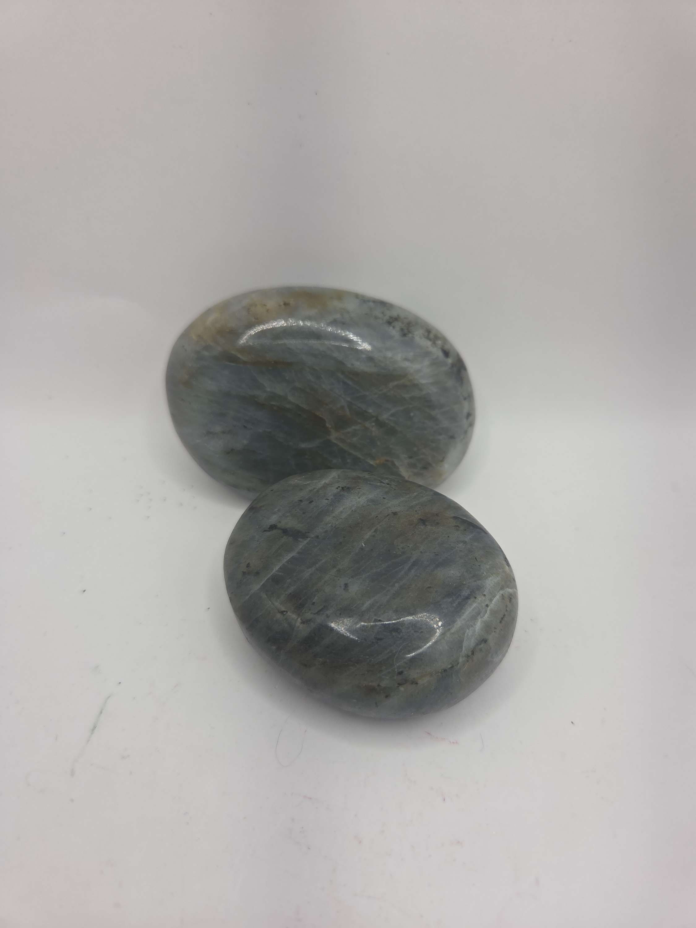 Medium sized labradorite palm