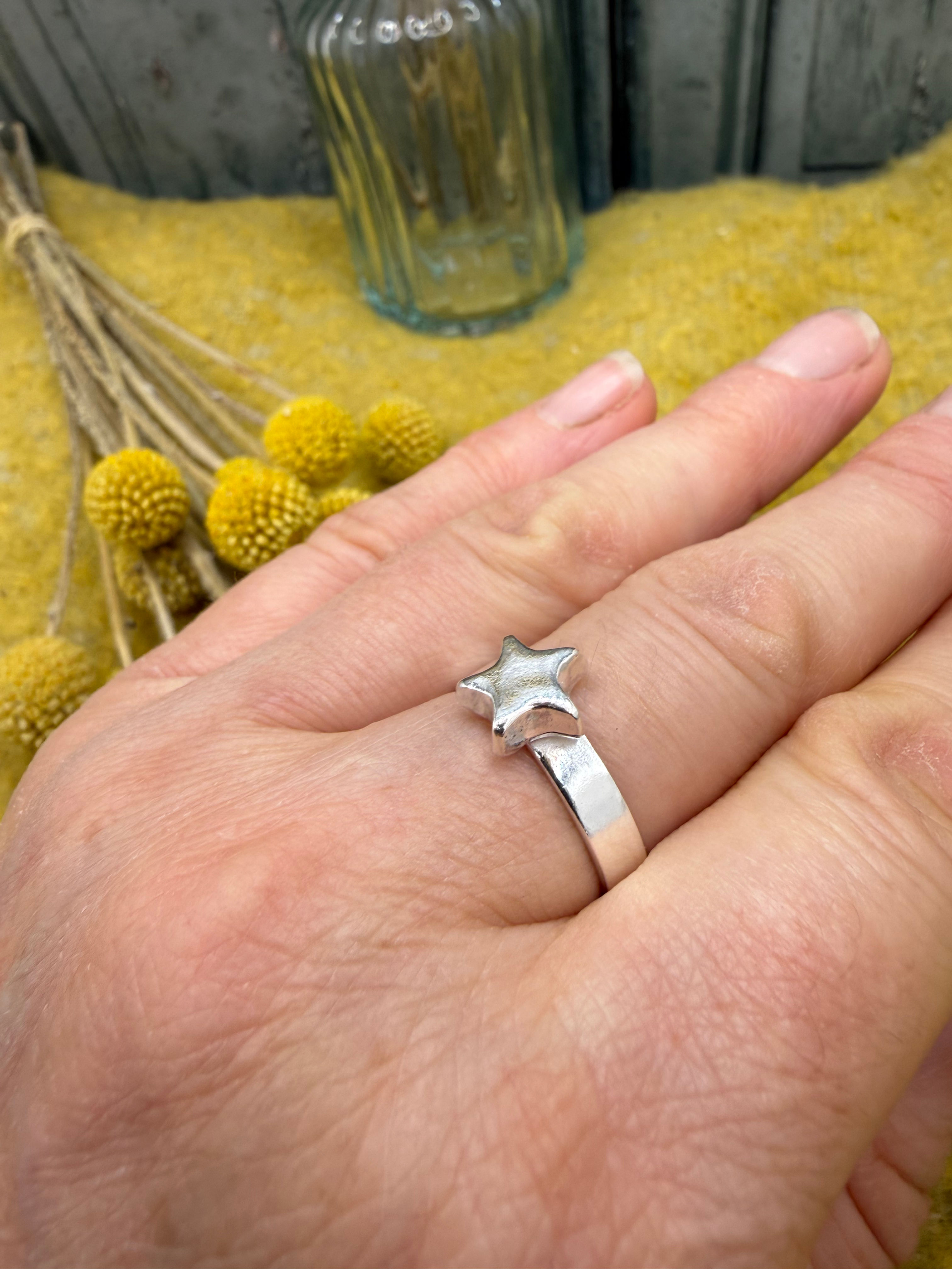 4mm Silver ring with hand cast star