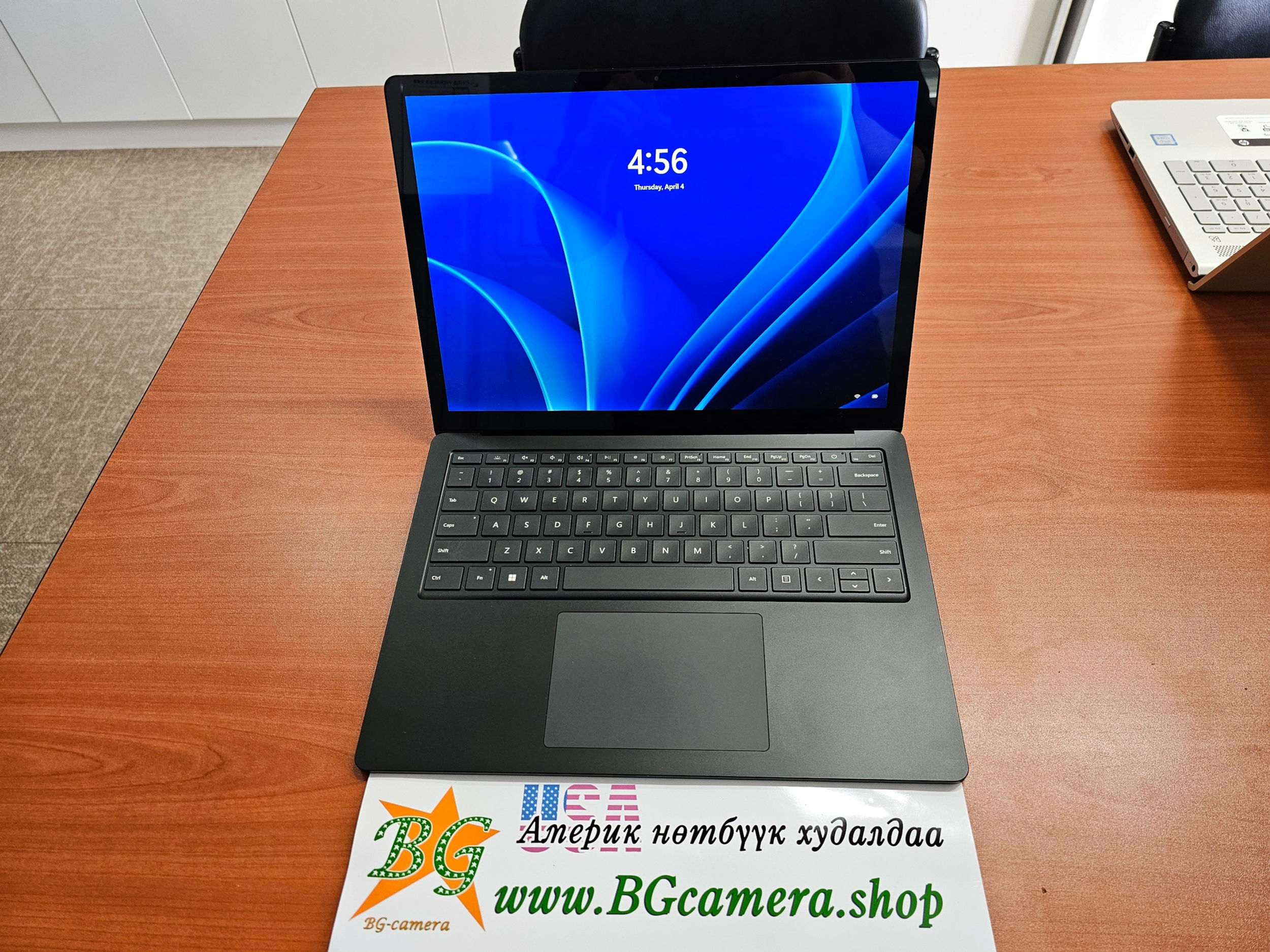 Mircosoft surface Laptop 3 Intel Core i5 10th 13inch+Touch, 8GB ram, 256GB SSD,