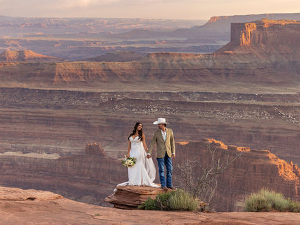 Desert Elopement at Dead Horse Point in Moab
