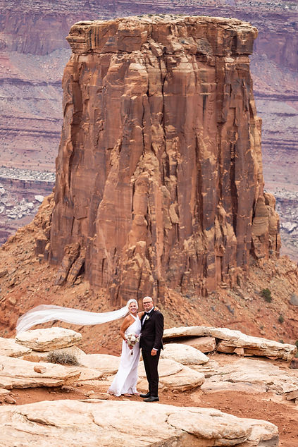 Moab-Utah-Elopement-Photographers.jpg