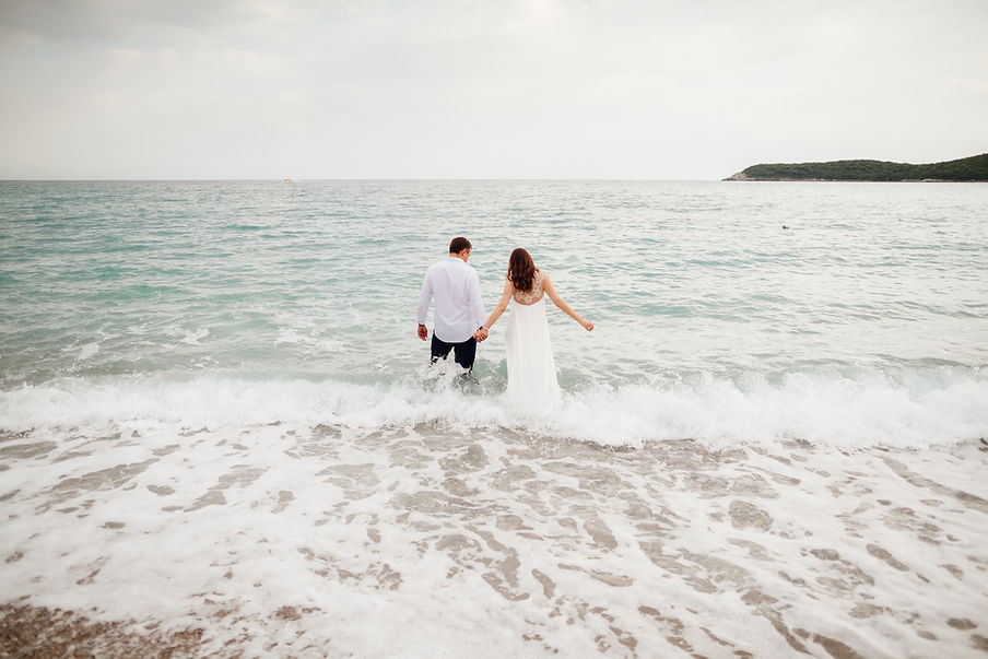 couple-relax-on-beach-together-2024-11-28-10-52-05-utc.jpg