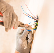 Ihr Elektriker im Ruhrgebiet. Die grüne Lösung für Haustechnik, Beleuchtungstechnik, Haustechnik, Photovoltaik, Ladestationen für E-Autos, Wallbox, elektoroauto ladestation, Wallbox kaufen, Wallbox installieren, elektroauto laden zuhause, ladestation e-auto zuhause