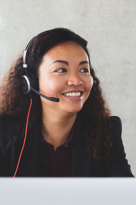 customer-service-rep-on-headset_4460x446