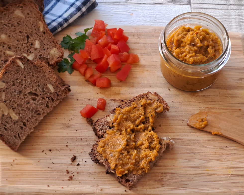Pikanter Linsenaufstrich mit unseren Cashew-Pesto